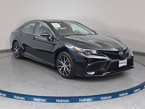 Used 2024 Toyota Camry SE image 8