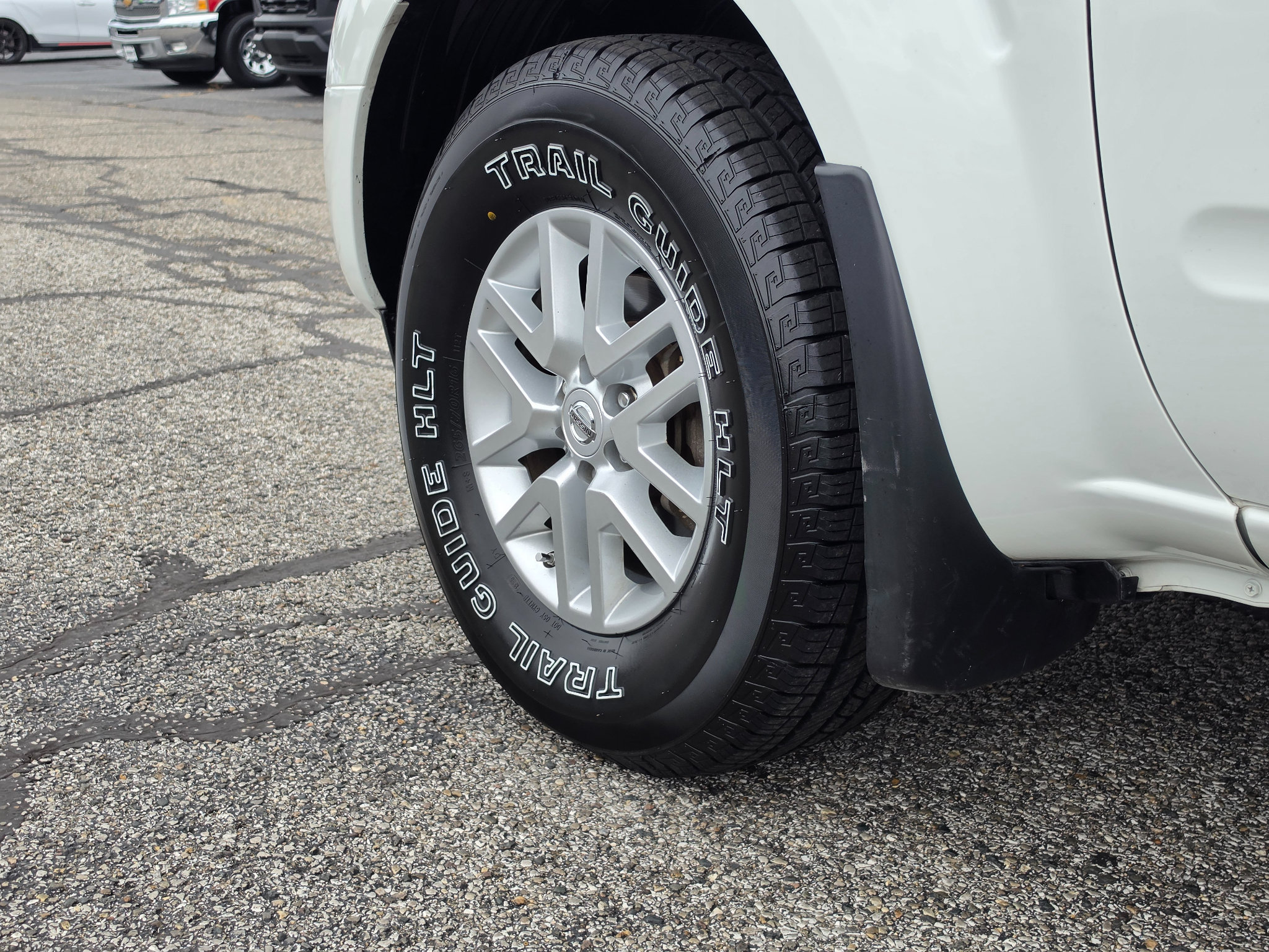 Used 2017 Nissan Frontier SV w/ SV Value Truck Package AWD/4WD image 26