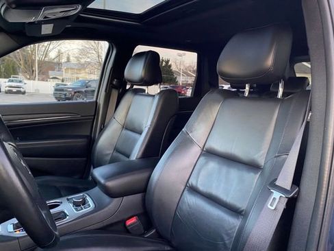 Used 2021 Jeep Grand Cherokee Limited image 14