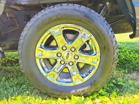 Used 2022 Ford F150 Lariat AWD/4WD image 9