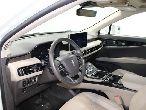 Used 2023 Lincoln Nautilus Reserve w/ Luxury Package AWD/4WD image 23