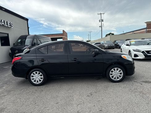 Used 2013 Nissan Versa S image 5