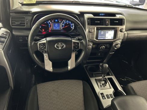 Used 2017 Toyota 4Runner SR5 AWD/4WD image 21