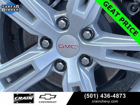 Used 2024 GMC Terrain SLE image 32