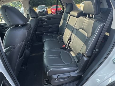 Used 2025 Honda Pilot Elite image 27