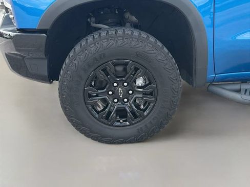 Used 2024 Chevrolet Silverado 1500 ZR2 w/ Technology Package AWD/4WD image 38
