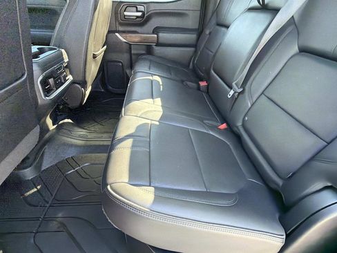 Used 2021 Chevrolet Silverado 1500 High Country w/ Technology Package image 16