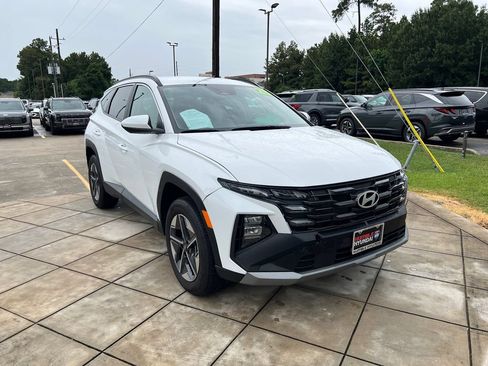 Used 2025 Hyundai Tucson SEL AWD/4WD image 3