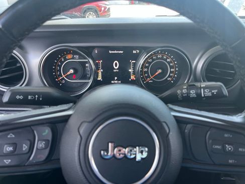 Used 2022 Jeep Wrangler Sport AWD/4WD image 11