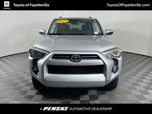 Used 2021 Toyota 4Runner SR5 AWD/4WD image 17