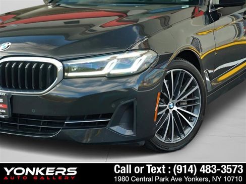 Used 2022 BMW 540i xDrive w/ Premium Package image 4