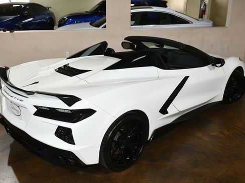 Used 2022 Chevrolet Corvette Stingray Preferred Conv w/ Z51 Performance Package RWD image 79