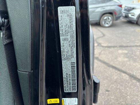 Used 2025 Jeep Wrangler Rubicon image 28