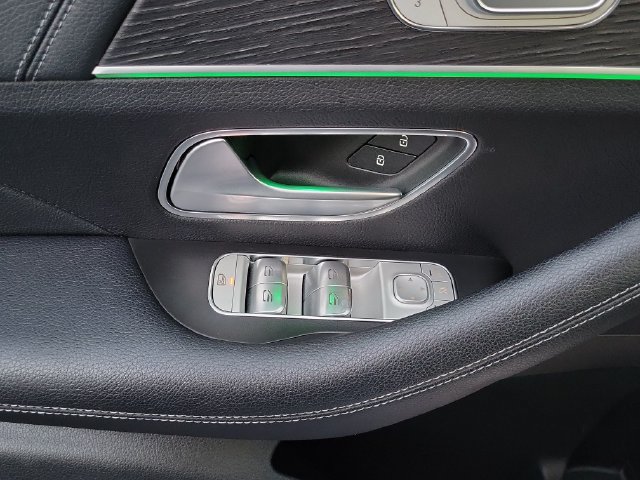 Used 2024 Mercedes-Benz GLE 450 4MATIC image 16