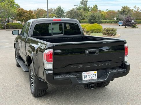 Used 2023 Toyota Tacoma TRD Sport w/ Black Out Package (TMS) AWD/4WD image 4