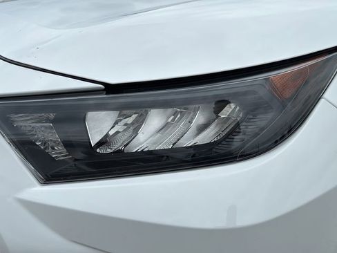 Used 2022 Toyota RAV4 LE AWD/4WD image 9