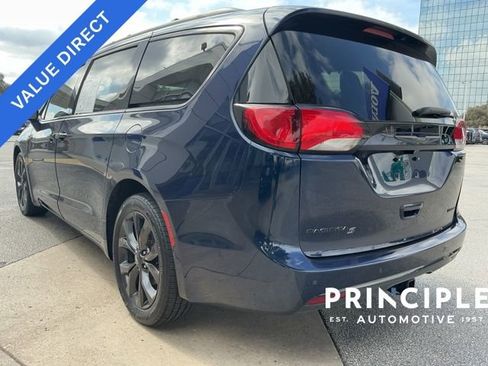 Used 2018 Chrysler Pacifica Limited image 10