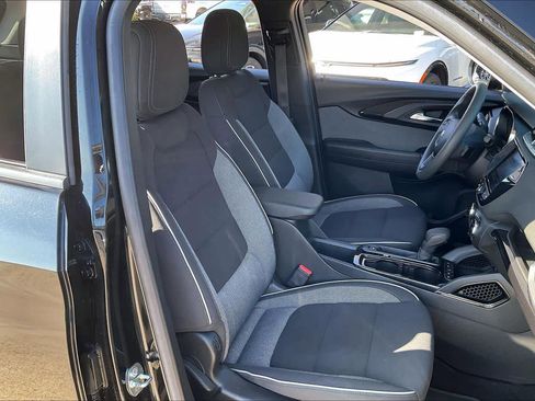 Certified 2023 Chevrolet TrailBlazer LT w/ Convenience Package image 9