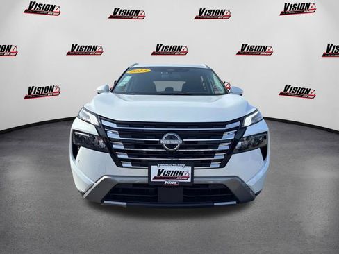 Used 2024 Nissan Rogue SL AWD/4WD image 2