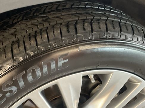 Used 2023 Toyota Highlander Platinum image 12