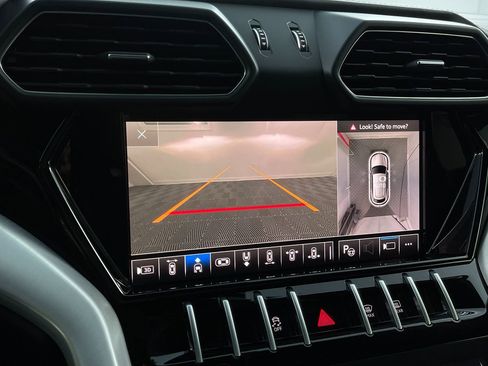 Used 2021 Lamborghini Urus image 35