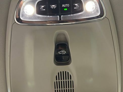 Used 2019 Volvo XC60 T5 Momentum w/ Multimedia Package AWD/4WD image 20