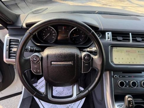 Used 2017 Land Rover Range Rover Sport SE image 18