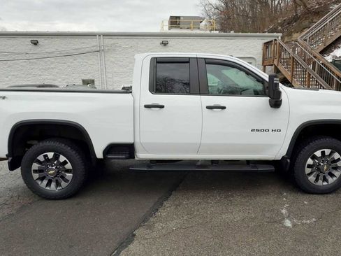 Used 2021 Chevrolet Silverado 2500 Custom w/ Custom Value Package image 10