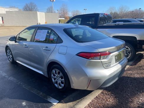 Used 2023 Toyota Corolla LE image 5