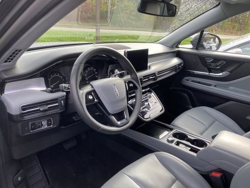 Used 2022 Lincoln Corsair AWD w/ Equipment Group 101A image 8