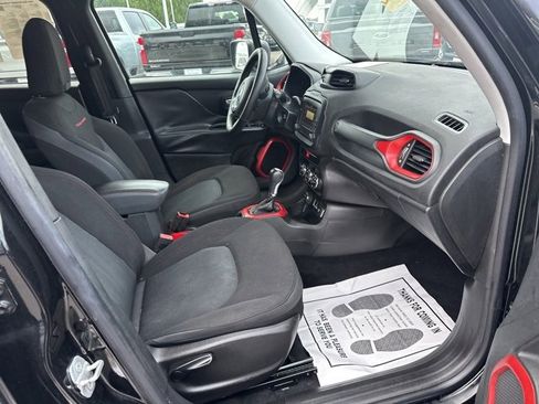 Used 2016 Jeep Renegade Trailhawk image 23