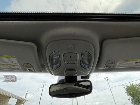 Used 2018 Jeep Compass Limited w/ Navigation Group AWD/4WD image 27