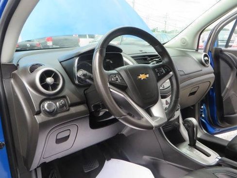 Used 2016 Chevrolet Trax LT w/ LT Convenience Package AWD/4WD image 14