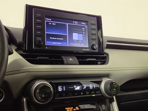 Used 2021 Toyota RAV4 XLE FWD image 17
