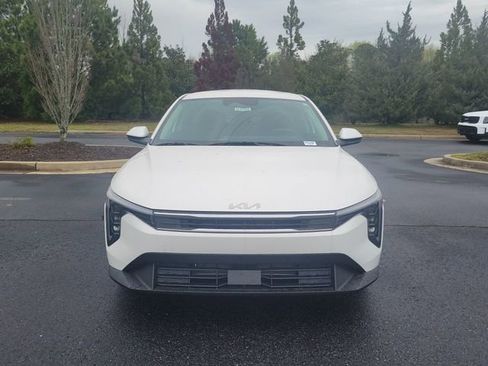 New 2025 Kia K4 LX image 2