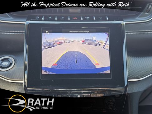 Used 2023 Jeep Grand Cherokee L Laredo image 15