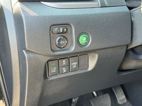 Used 2024 Honda Ridgeline Sport image 10