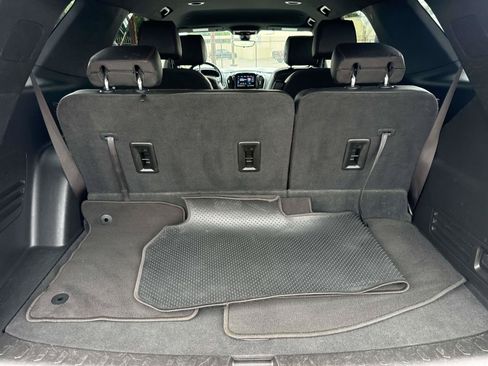 Used 2023 Chevrolet Traverse RS AWD/4WD image 9