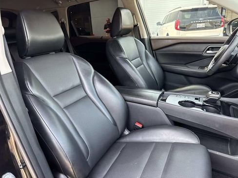 Used 2021 Nissan Rogue SV w/ Premium Package FWD image 14