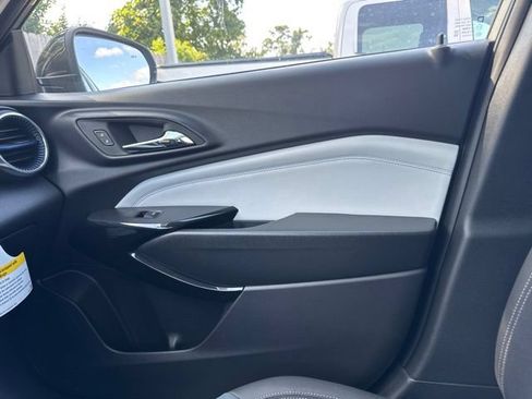 New 2026 Chevrolet Trax LT w/ Driver Confidence Package FWD image 19