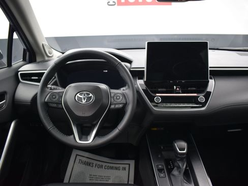 Used 2026 Toyota Corolla Cross XLE w/ Convenience Package FWD image 15