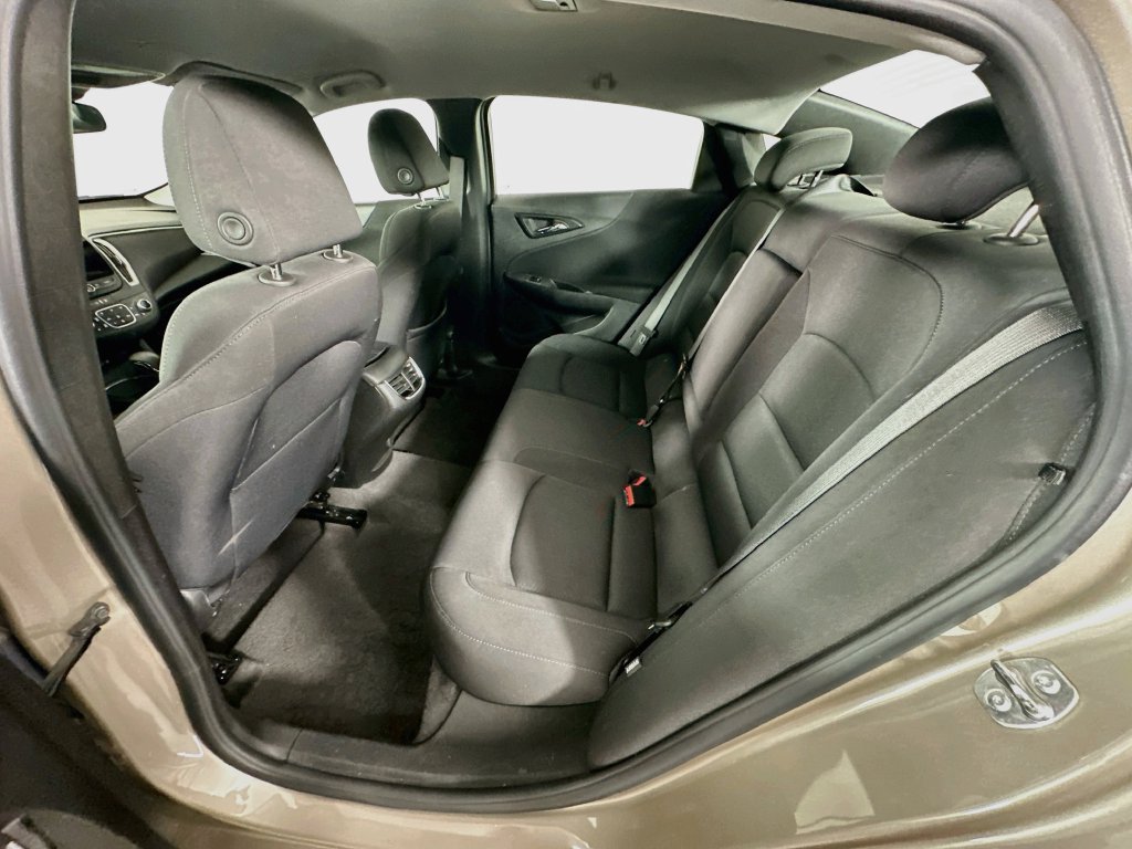 Used 2024 Chevrolet Malibu LT FWD image 32