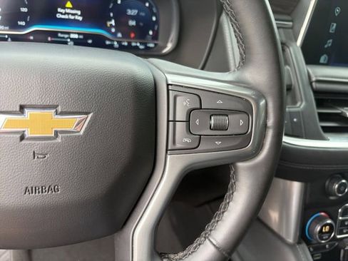 Used 2024 Chevrolet Suburban LT RWD image 8