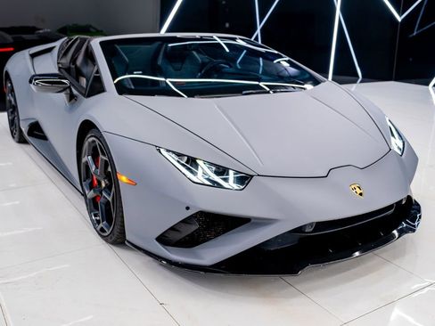 Used 2020 Lamborghini Huracan EVO image 7
