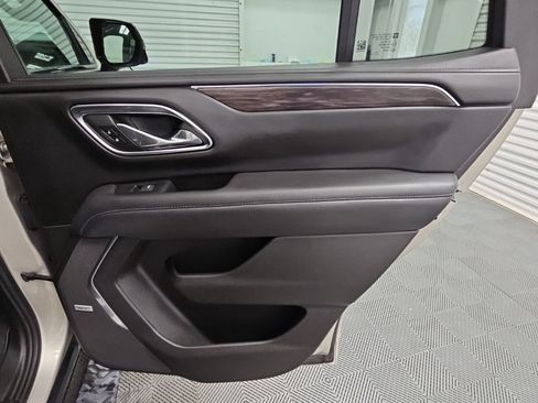 Used 2023 Chevrolet Tahoe Z71 w/ Luxury Package AWD/4WD image 43