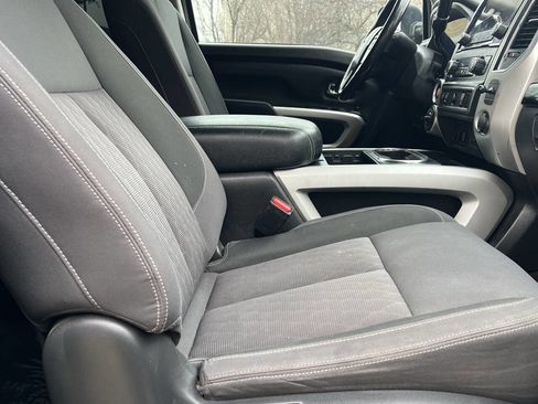 Used 2020 Nissan Titan SV w/ SV Convenience Package AWD/4WD image 25