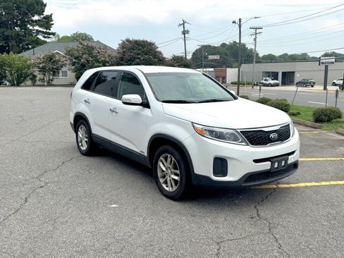 Used 2015 Kia Sorento LX AWD/4WD image 3
