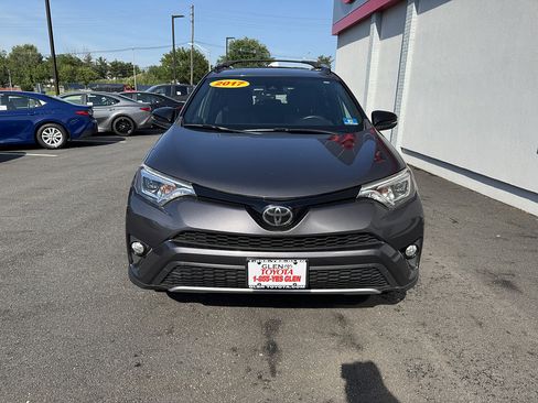 Used 2017 Toyota RAV4 SE AWD/4WD image 3