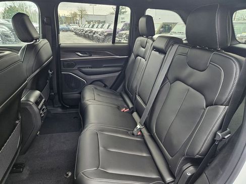 New 2026 Jeep Grand Cherokee Limited w/ Limited Altitude Package image 15