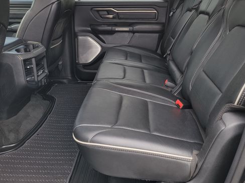 Used 2020 RAM 1500 Limited w/ Black Appearance Package AWD/4WD image 11